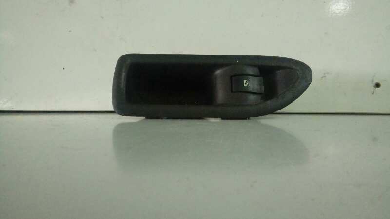 MANDO ELEVALUNAS DELANTERO DERECHO