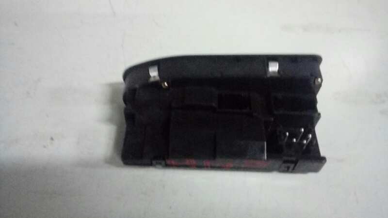 MANDO ELEVALUNAS DELANTERO IZQUIERDO 