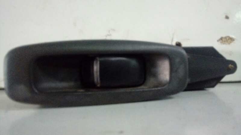 MANDO ELEVALUNAS DELANTERO DERECHO