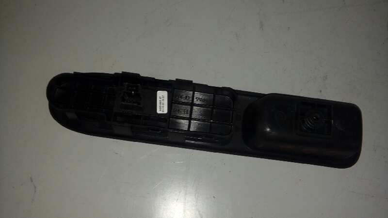 MANDO ELEVALUNAS DELANTERO DERECHO