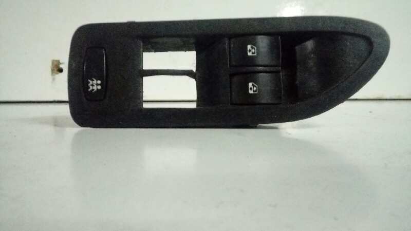 MANDO ELEVALUNAS DELANTERO IZQUIERDO 