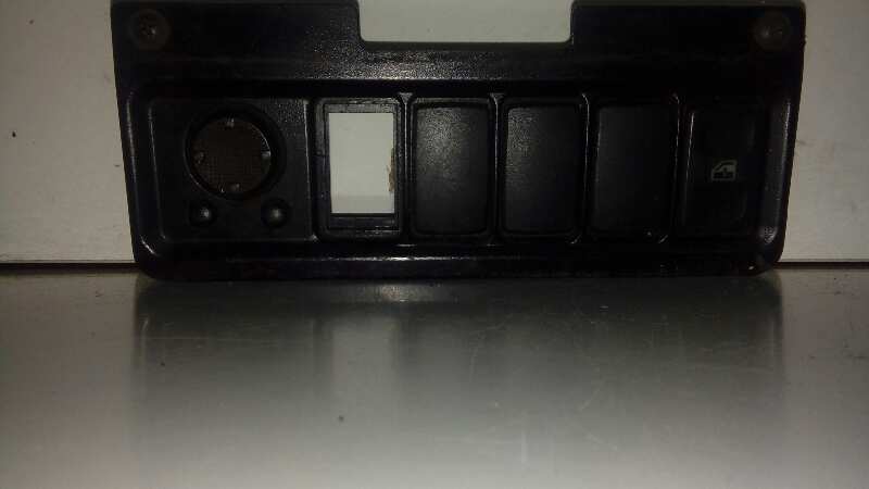 MANDO ELEVALUNAS DELANTERO IZQUIERDO 