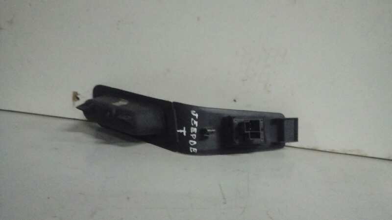 MANDO ELEVALUNAS TRASERO DERECHO