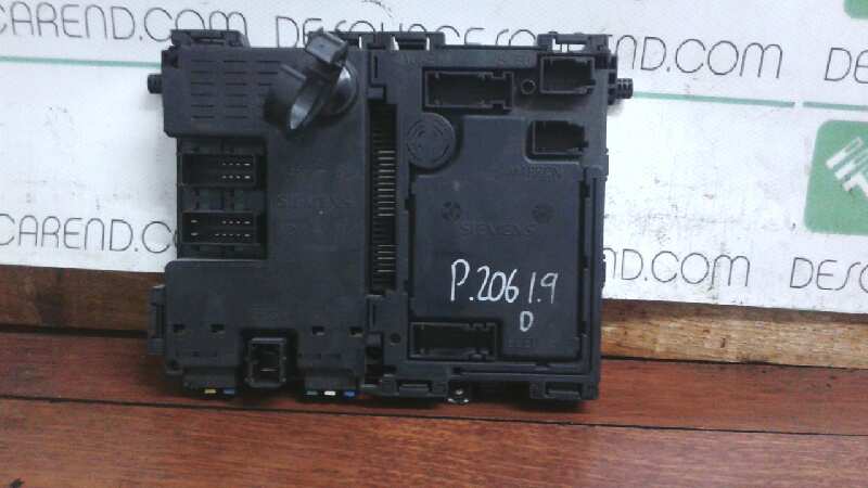 CAJA RELES - FUSIBLES