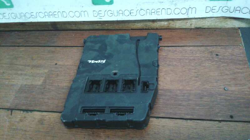 CAJA RELES - FUSIBLES