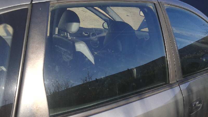 LUNA TRASERA DERECHA