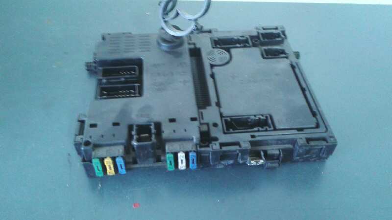 CAJA RELES - FUSIBLES