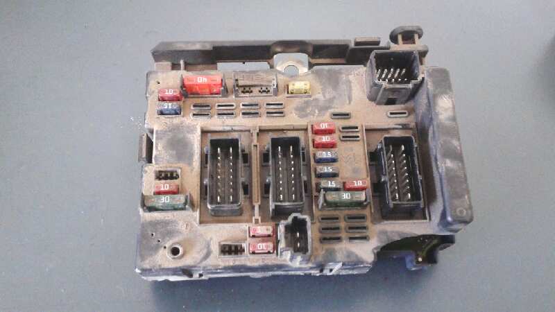 CAJA RELES - FUSIBLES