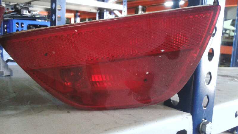 FARO ANTINIEBLA TRASERO IZQUIERDO