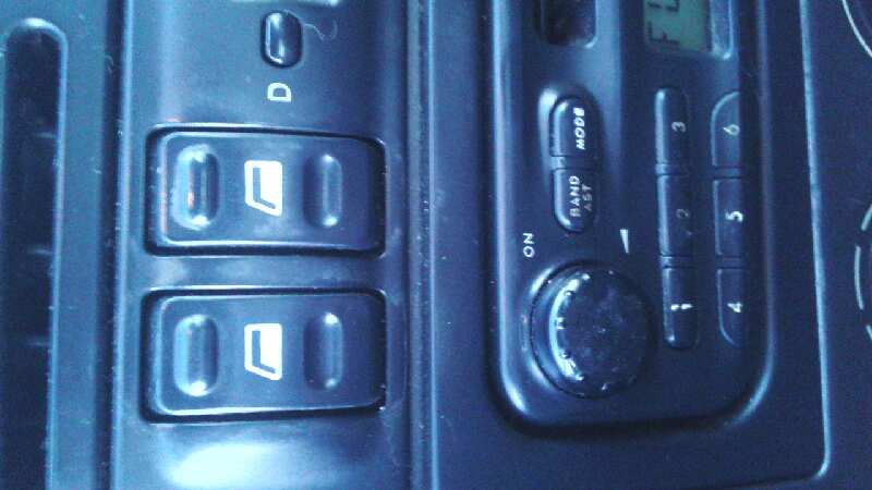 MANDO ELEVALUNAS DELANTERO DERECHO