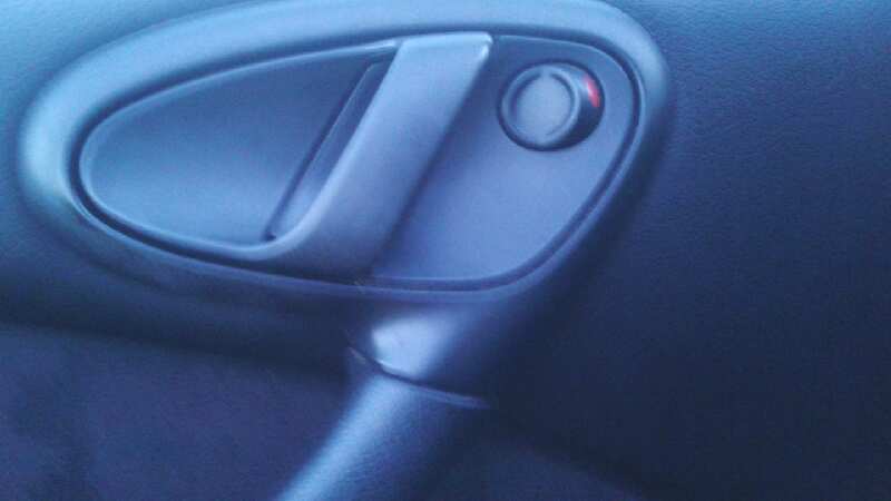 MANETA INTERIOR DELANTERA IZQUIERDA