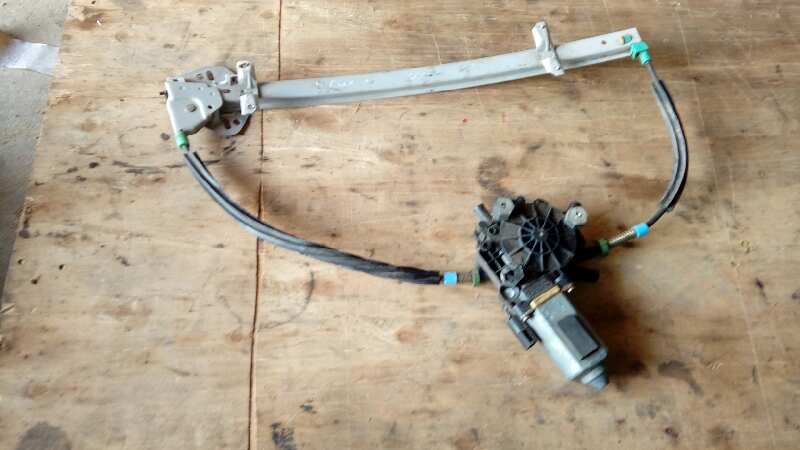 ELEVALUNAS DELANTERO DERECHO