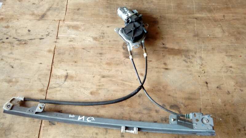 ELEVALUNAS DELANTERO IZQUIERDO