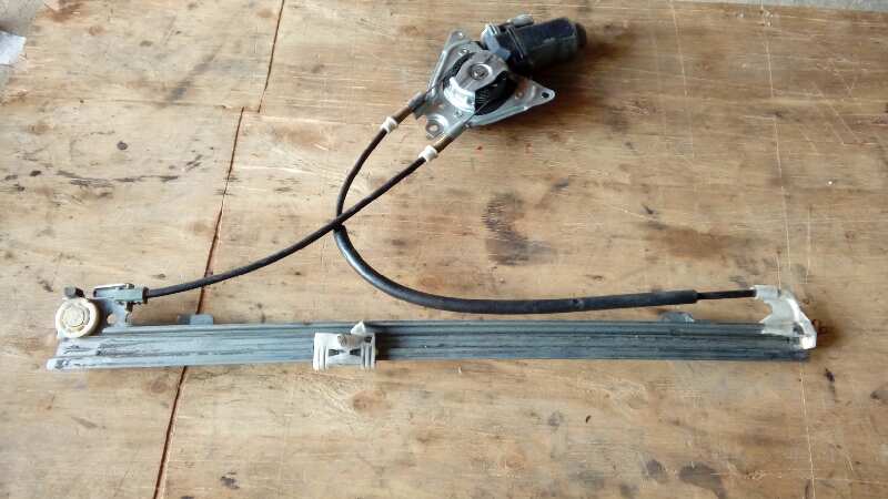 ELEVALUNAS DELANTERO IZQUIERDO