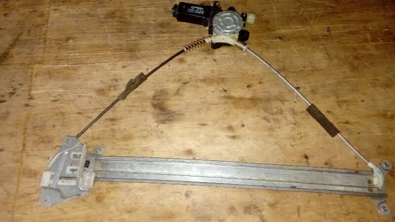 ELEVALUNAS DELANTERO DERECHO