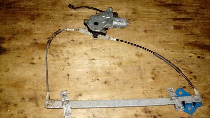 ELEVALUNAS DELANTERO DERECHO