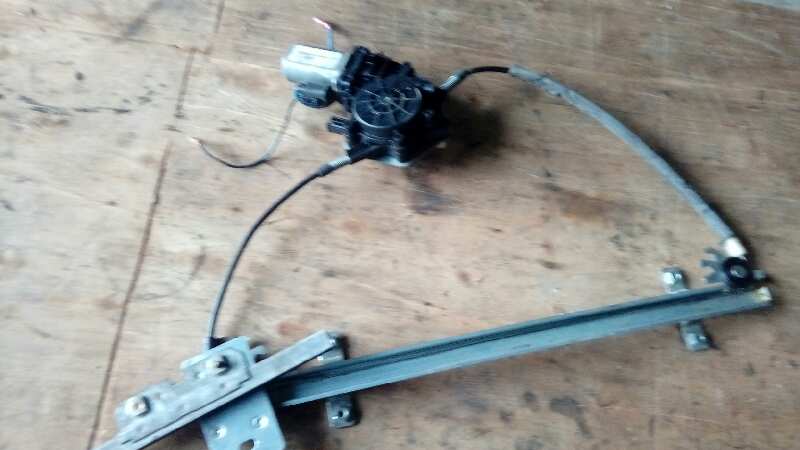 ELEVALUNAS DELANTERO IZQUIERDO