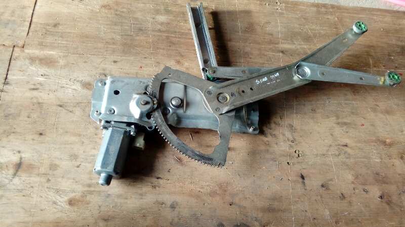 ELEVALUNAS DELANTERO IZQUIERDO