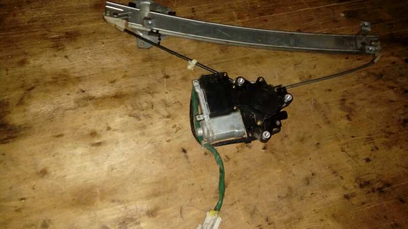 ELEVALUNAS TRASERO DERECHO