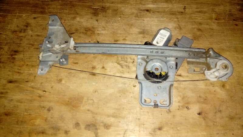 ELEVALUNAS TRASERO IZQUIERDO