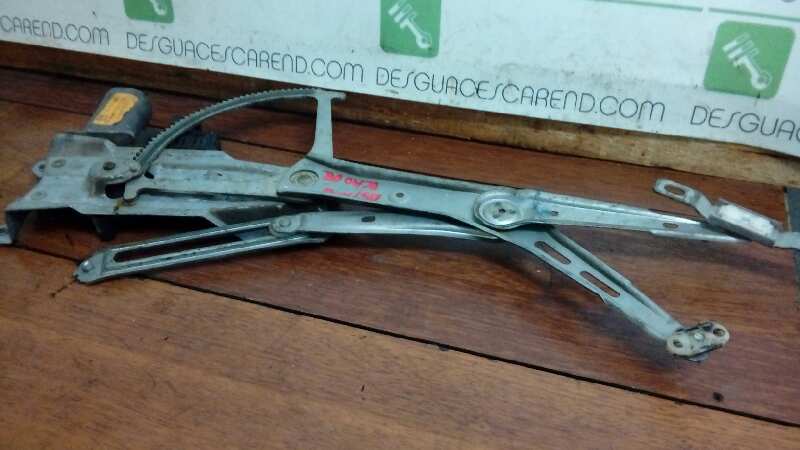 ELEVALUNAS DELANTERO DERECHO