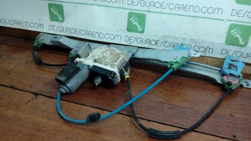 ELEVALUNAS DELANTERO DERECHO