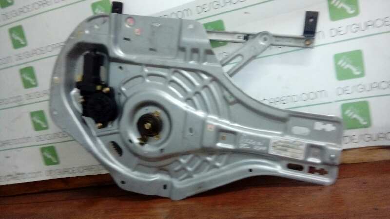 ELEVALUNAS DELANTERO DERECHO