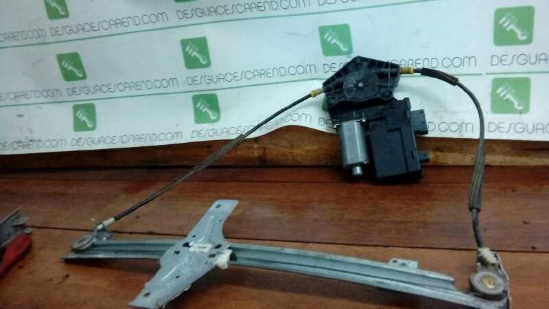 ELEVALUNAS DELANTERO DERECHO