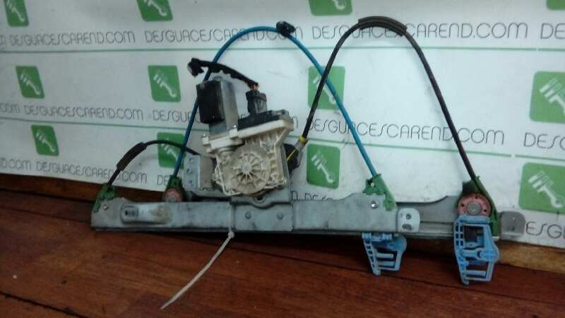 ELEVALUNAS DELANTERO IZQUIERDO