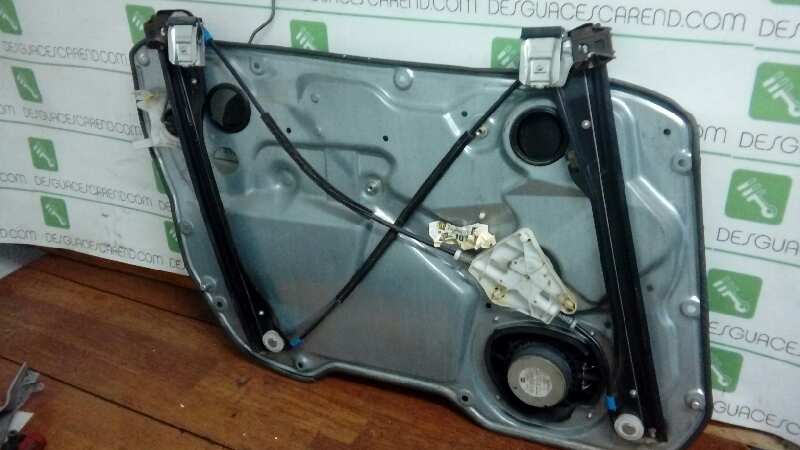 ELEVALUNAS DELANTERO DERECHO