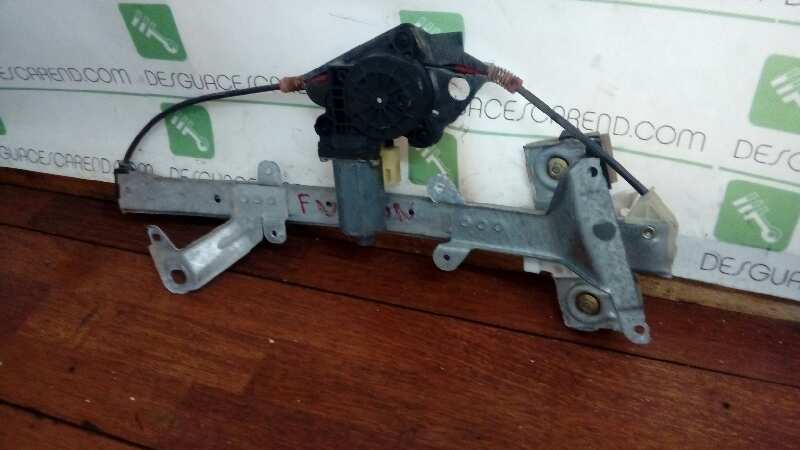 ELEVALUNAS DELANTERO DERECHO