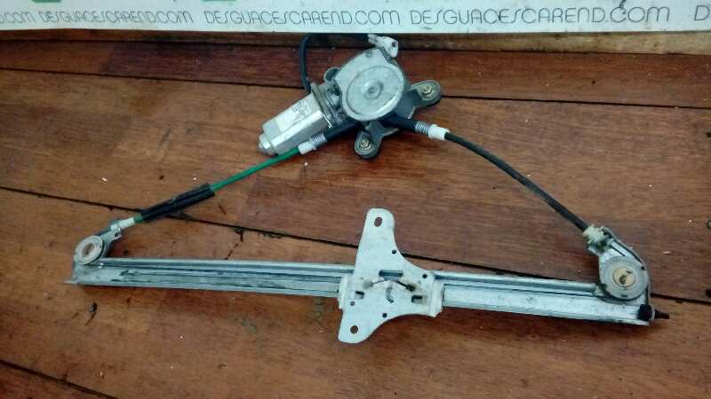 ELEVALUNAS DELANTERO DERECHO