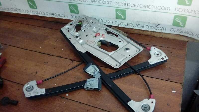 ELEVALUNAS DELANTERO DERECHO