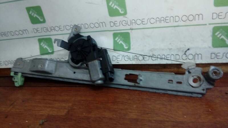 ELEVALUNAS DELANTERO IZQUIERDO