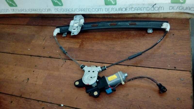 ELEVALUNAS DELANTERO IZQUIERDO