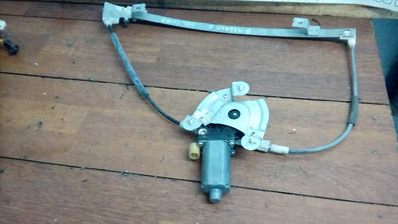 ELEVALUNAS DELANTERO DERECHO