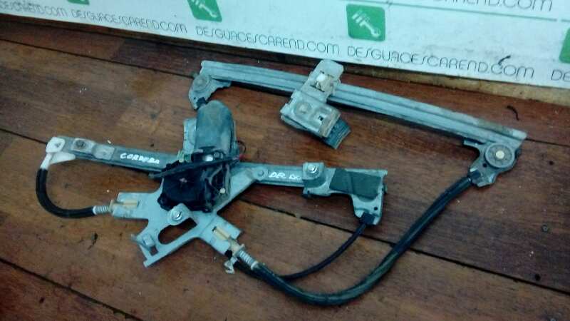 ELEVALUNAS DELANTERO DERECHO