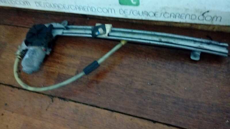 ELEVALUNAS TRASERO DERECHO