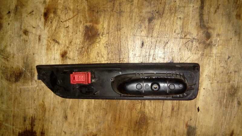 MANDO ELEVALUNAS DELANTERO DERECHO