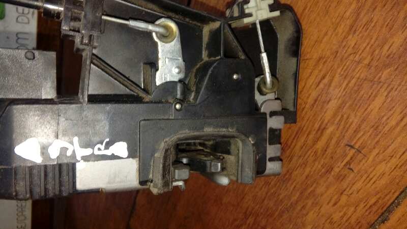 CERRADURA PUERTA DELANTERA IZQUIERDA 