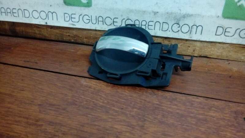 MANETA INTERIOR DELANTERA IZQUIERDA