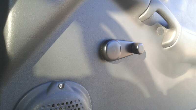 MANDO ELEVALUNAS DELANTERO DERECHO