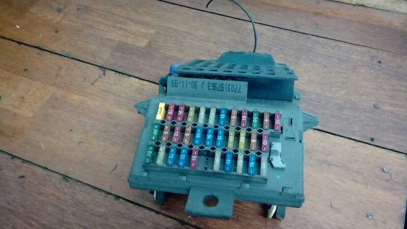 CAJA RELES - FUSIBLES