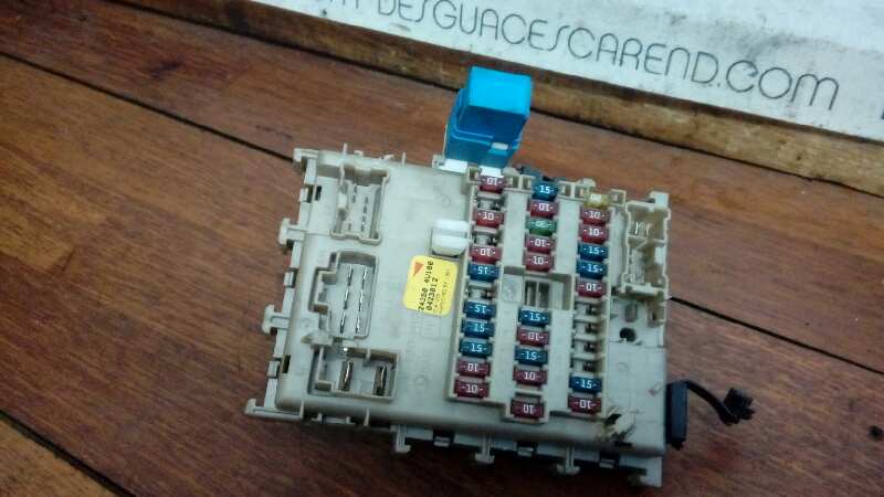 CAJA RELES - FUSIBLES