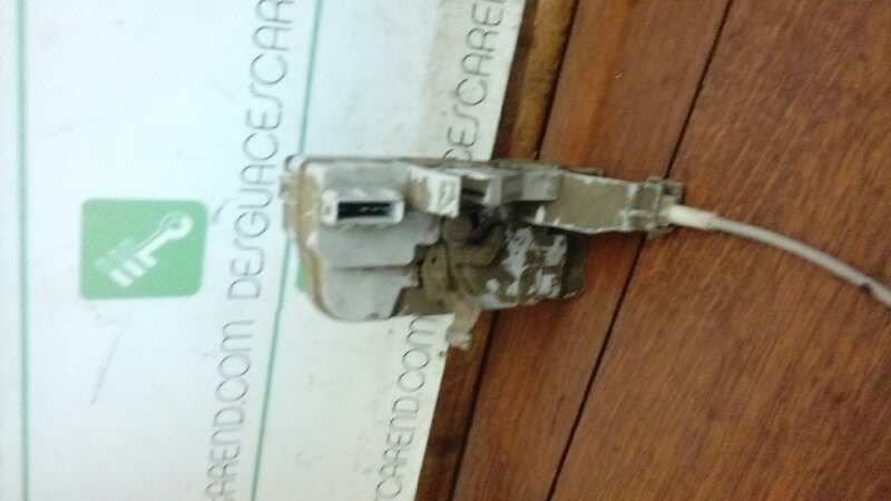 CERRADURA PUERTA TRASERA DERECHA 