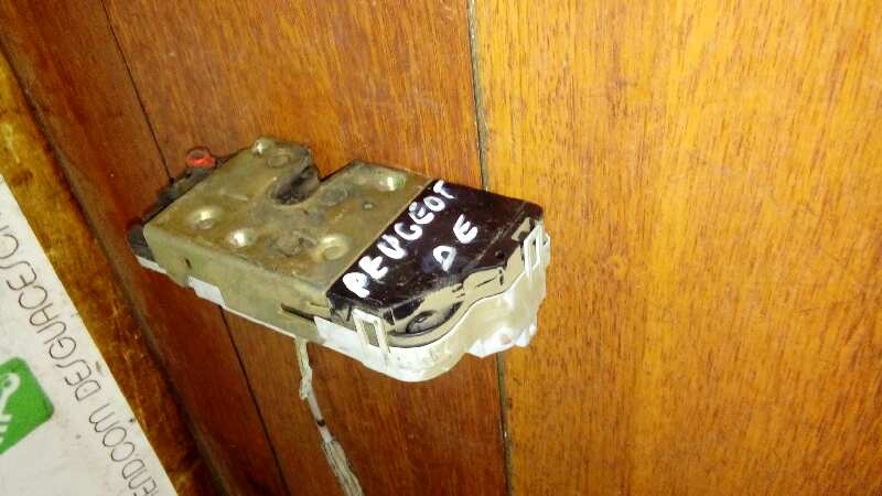 CERRADURA PUERTA TRASERA DERECHA 