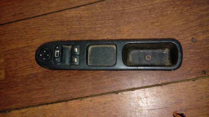 MANDO ELEVALUNAS DELANTERO IZQUIERDO 