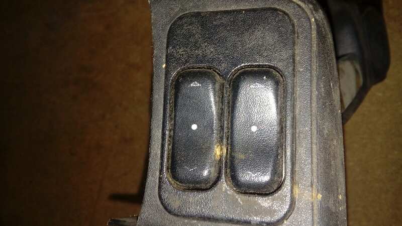 MANDO ELEVALUNAS DELANTERO IZQUIERDO 