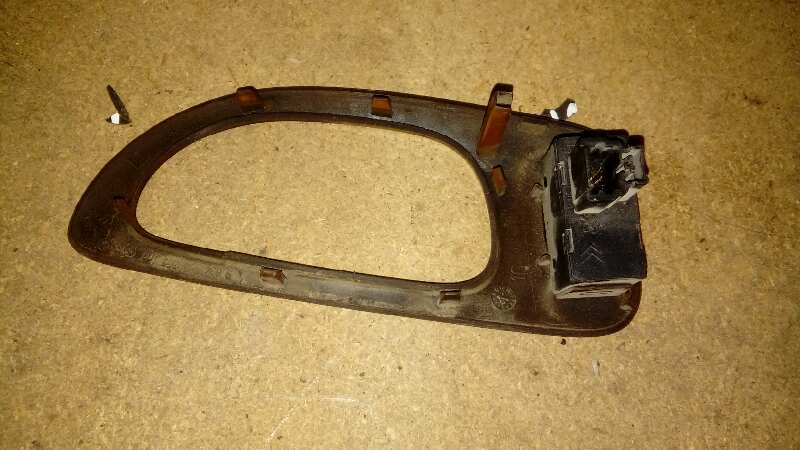 MANDO ELEVALUNAS DELANTERO IZQUIERDO 