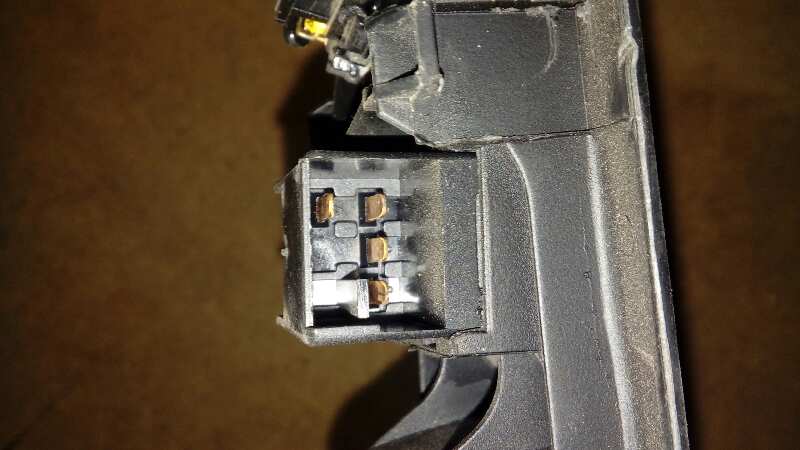 MANDO ELEVALUNAS TRASERO DERECHO